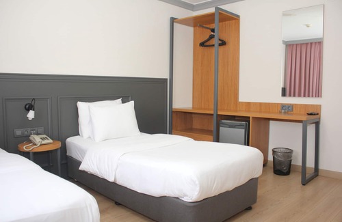 Cerkezkoy Hotel | Stylish Stay at City Hotel Cerkezkoy with Spa & Dining