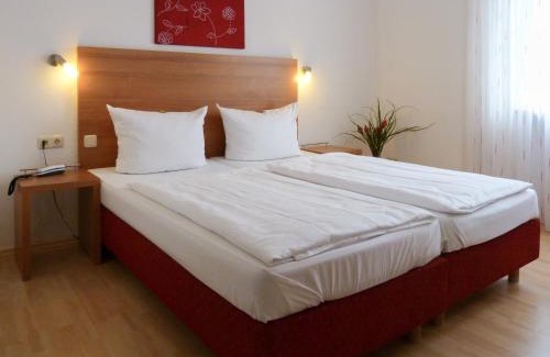 Waldkraiburg Hotel | Comfortable City Hotel: Pet & Child Friendly Retreat