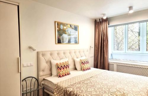 Grizinkalns Apartment | Ideal City Inn Riga Apartment with Balcony and Parking