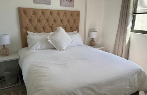 Windhoek West Apartment | Budget-Friendly City Junction Windhoek - Rated 9.7/10