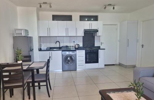Windhoek West Apartment | Budget-Friendly City Junction Windhoek - Rated 9.7/10