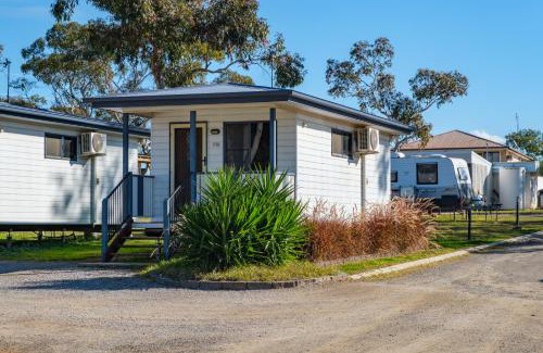 Hillvue Other | Pet-Friendly City Lights Holiday Park with Pool & Fireplace