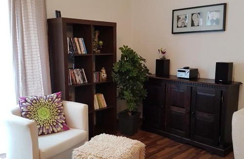 Neuschonefeld Apartment | Exceptional City Lodge Apartment - Pet & Child Friendly Stay