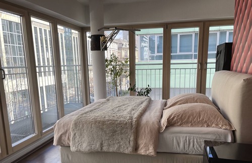 Bahnhofsviertel Apartment | Urban Loft Escape - Steps from Willy-Brandt-Platz