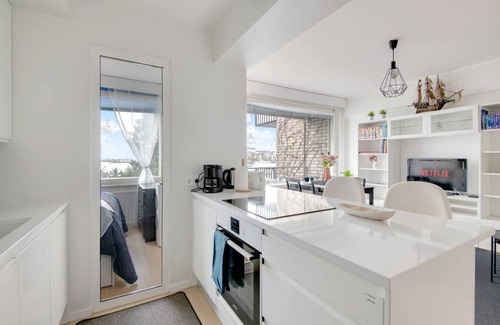 Etelainen District Apartment | City Meets Sea | Waterfront Stay Helsinki Center