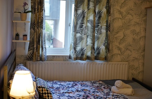 Finsbury Park Apartment | Relaxing City Nest Studio #3 with Spa & Hot Tub Access