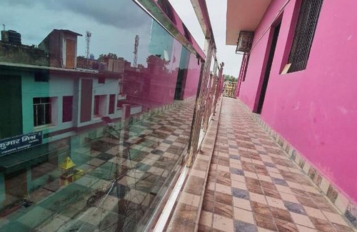 Balrampur Cabin | Discover City Paradise AC Deluxe Lodge with Free Breakfast