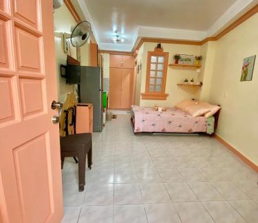 Bacolod House | Eco-Friendly Retreat: Pet-Friendly with Reliable Power