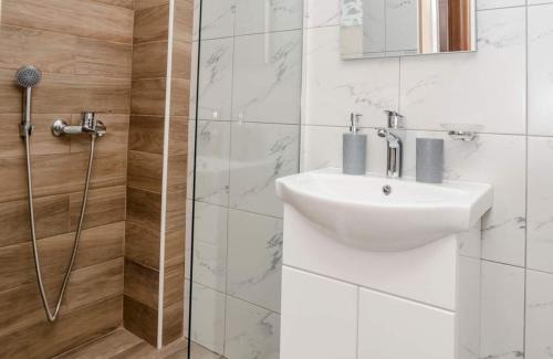 Pothia Apartment | Family-Friendly City Stone Houses Kalymnos - Guest Rated 9.2