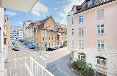 District 6 Apartment | Explore PABS Résidences with Kitchen & Wheelchair Access