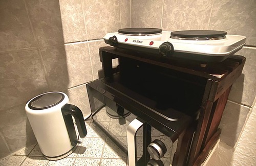 Fuerth Condo | Cozy City Studio: Wifi, Netflix & Family-Friendly Amenities