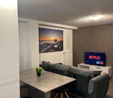 Heilbronn Apartment | Oceanfront City Unterkunft: Family-Friendly with Pool Access