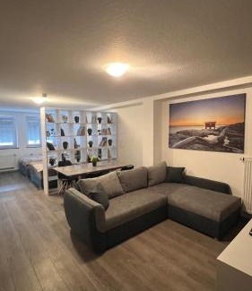 Heilbronn Apartment | Oceanfront City Unterkunft: Family-Friendly with Pool Access