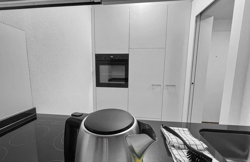 Zug Apartment | City View Business Apartment Zug: High-Speed WIFI & More