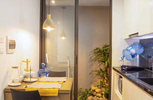 Quang An Apartment | Scenic City View Apartment - Steps to Westlake & Pool Access
