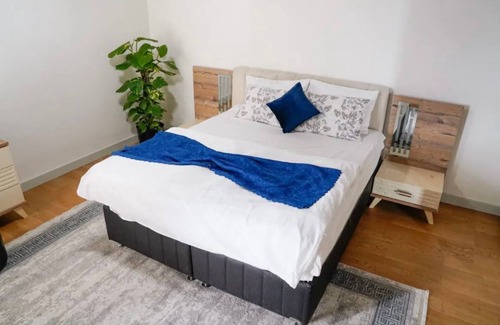 Bomonti Apartment | City View Haven: Family-Friendly Balcony Apartment in Şişli