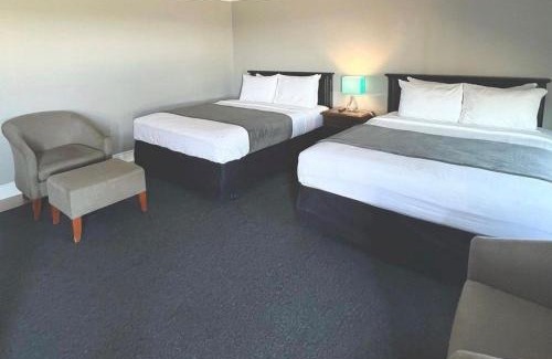 Burlington Hotel | Child-Friendly Comfort at City View Inn - Rated 8/10!