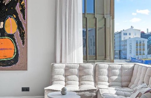 Downtown Apartment | City View Hotel: 4-Star Comfort in the City Center