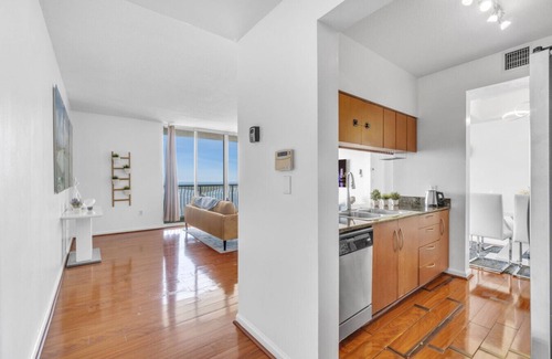 Brickell Apartment | City-View Retreat in Brickell 2BR + Free Parking