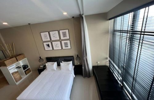 Sen Sok Apartment | Budget-Friendly City View Studio with Pool & Pet Access