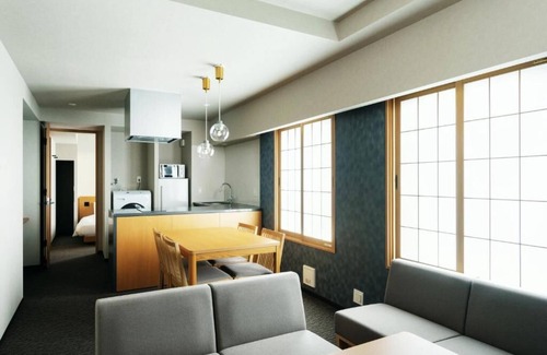 Shinkawa Apartment | City View Two-Bedroom Suite | 250m Stroll to Hatchobori Station |