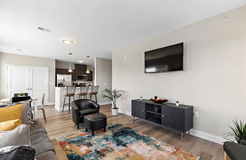 Newark Apartment | City Views 1BR Free-Parking- Close to NYC
