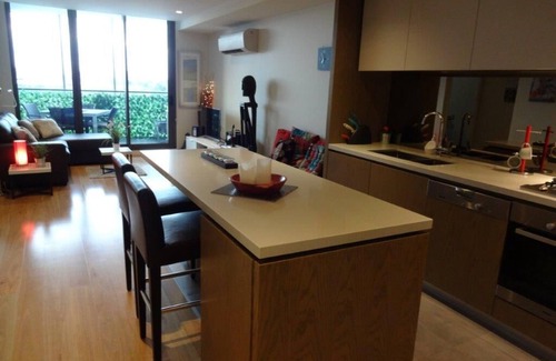 Abbotsford Apartment | Pet-Friendly City Views Riverside Resort with Spa & Pool