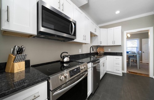 Rome House | Prime City Views: Walk Downtown, Tennis & Riverwalk Access