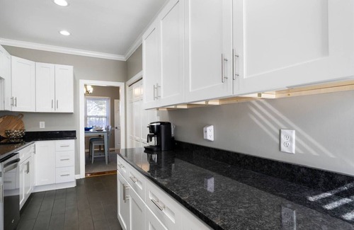 Rome House | Prime City Views: Walk Downtown, Tennis & Riverwalk Access