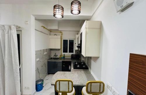 Noida Apartment | City Vista Views by Royal Rooms