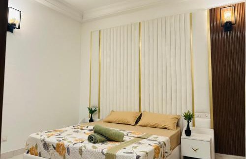 Noida Apartment | City Vista Views by Royal Rooms