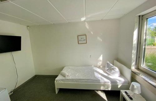 Burbach Apartment | Modern Saar-Chalets Monteur Apartment with Free Parking & WiFi