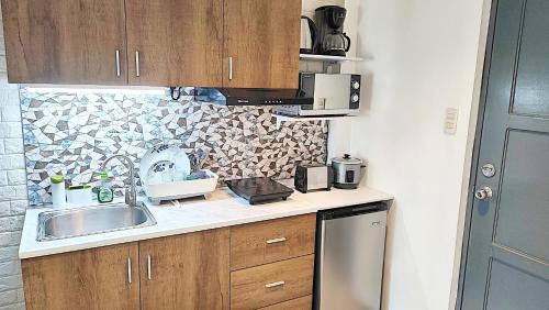 Jaro Apartment | Budget-Friendly CityCondo with Balcony & Parkview, Near CPU
