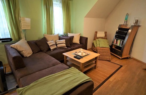 Vienna Apartment | Explore Cityfellow: Pet-Friendly Stay with Breakfast Included