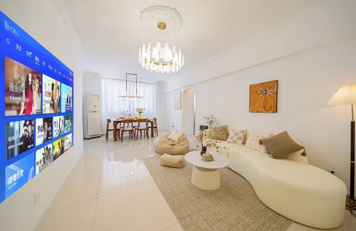 Downtown Shanghai Apartment | CityHome-3BRs 3Beds Nanjing Road
