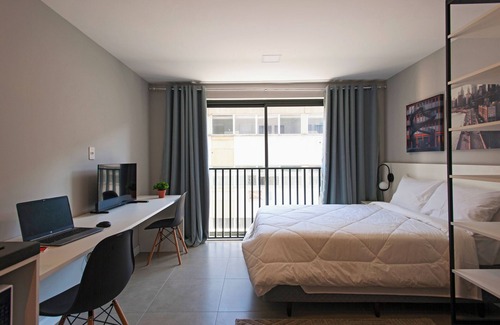 Auxiliadora Hotel | Budget-Friendly Cityhome GO 24 in Porto Alegre with Pool