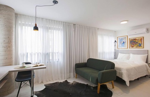 Auxiliadora Hotel | Budget-Friendly Cityhome GO 24 in Porto Alegre with Pool