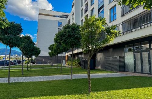 Tractorul Apartment | Premier Cityscape Luxe Apartments in Brasov - 9/10 Rated
