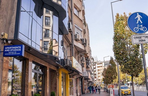 Plovdiv Center Apartment | Stylish Cityscape Studios with Kitchen & Breakfast Amenities