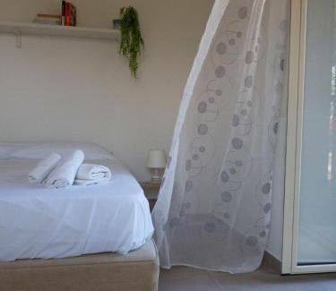 Santa Tecla Apartment | Budget-Friendly Stay at Ciuriddi with Kitchen Amenities