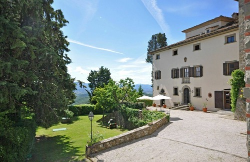 Capolona Apartment | Explore Civetta 8 in Capolona, Tuscany with Pool & Breakfast