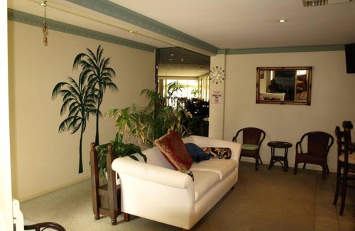 Cowra Hotel | Eco-Friendly Civic Motor Inn with Pool & Breakfast Options