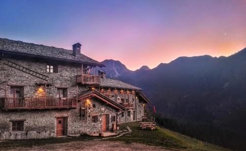 Marmora Ski Chalet | Discover Civico 13: Family & Pet-Friendly Retreat