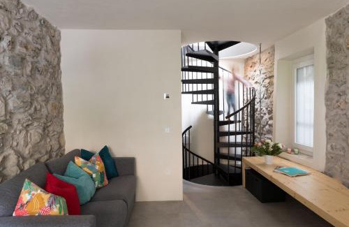 Costa Volpino Apartment | Discover CIVICO 2: Family-Friendly Stay with Top-Rated Service
