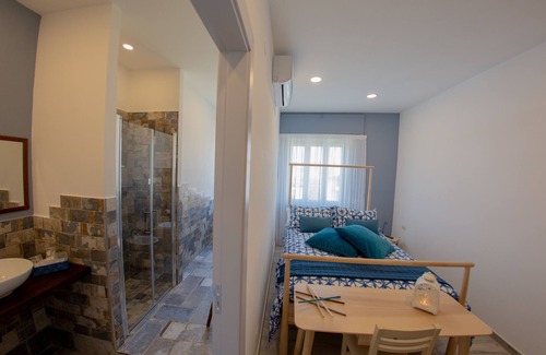 Naples Bed & Breakfast | Eco-Friendly Stay at Civico 364 with Breakfast and Kitchen