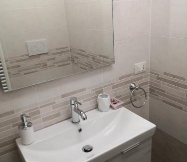 Abbadia San Salvatore House | Cozy Casa Accogliente in Historic City Center - 9.6/10 Rated