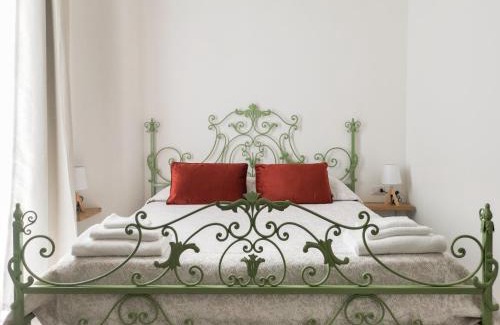 Naples City Centre Bed & Breakfast | Discover Civico13: Pet-Friendly Hotel with Hot Tub & Breakfast