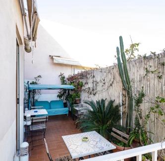 Naples City Centre Bed & Breakfast | Discover Civico13: Pet-Friendly Hotel with Hot Tub & Breakfast