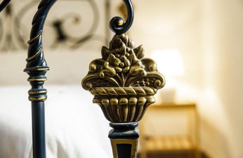 Naples City Centre Bed & Breakfast | Discover Civico13: Pet-Friendly Hotel with Hot Tub & Breakfast