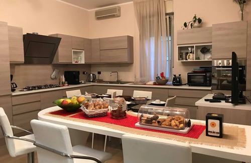 Villa San Giovanni House | Guest Rated Civico7 Affittacamere with Breakfast & Kitchen